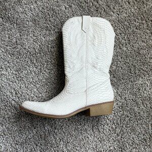 Women's White Cowboy Boots Snakeskin Embossed Gaucho Western Manmade US Size 8M